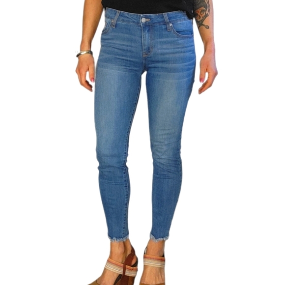 Altar'd State Denim - Altar'd State Skinny Midrise Size 27x26 Frayed Hem Light Blue